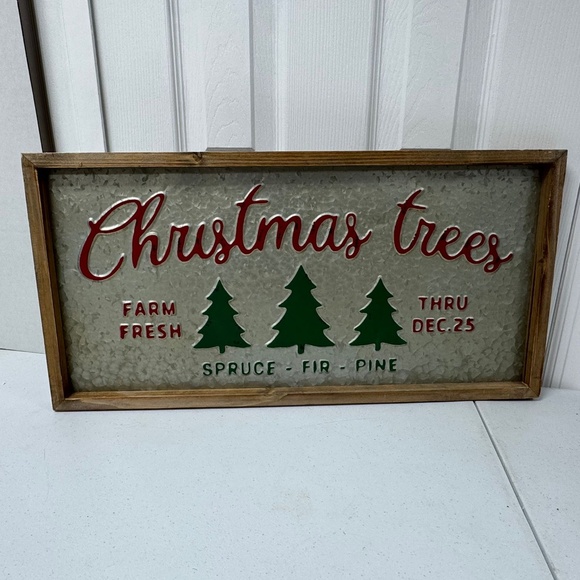 Farm Fresh Christmas Tree Wall Hanging. Size 12" x 24". - Picture 2 of 7